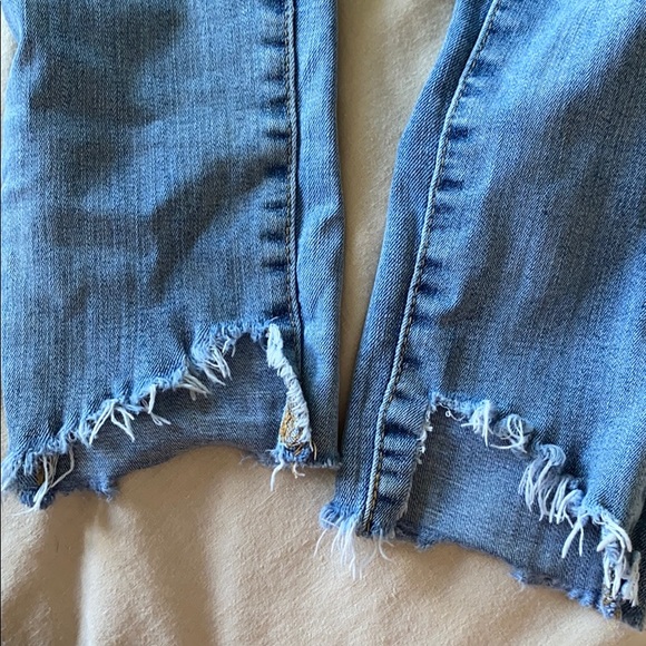 Gap cut off, mid ride jeans - Picture 2 of 4